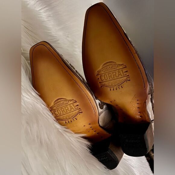 NIB Corral Distressed Beige/Brown 3D Bristle Embroidered Ankle Boots - Picture 10 of 14